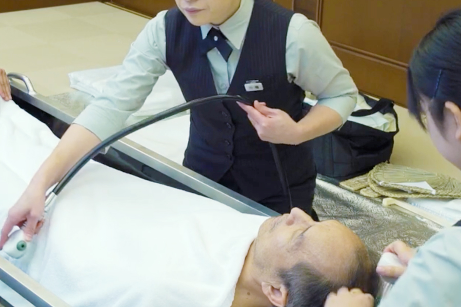 湯灌の儀式の流れ 3.ご洗体のイメージ